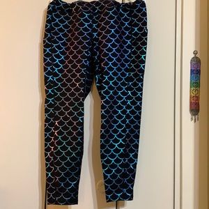 Torrid Active Size 2 Holographic Mermaid Leggings